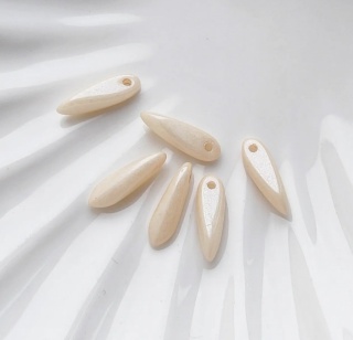 Бусины Glass Daggers 3*11mm,03000/14413 Chalk White Champagne Luster