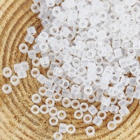 Японский бисер белый опал Miyuki Delica 11/0 DB0220 White Opal, 3гр