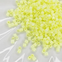 Японский бисер Miyuki Delica 11/0 DB1857 Silk Inside Dyed Lime Aid, 3гр