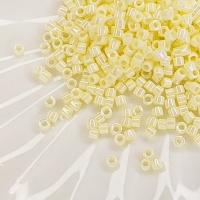 Бисер Япония Miyuki Delica 11/0 DB1501 Opaque Pale Yellow AB, 3гр