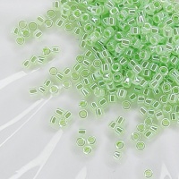Японский бисер цилиндр светло-зеленый Miyuki Delica 11/0 DB0237 Lined Crystal Lt.Green Luster, 3гр