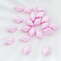 Бусины ромбы светло-розовые GemDuo 02010/29305 Light Pink Pastel Glass, 20шт
