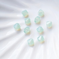 Биконусы Чешские Preciosa светло-зеленый опал Chrysolite Opal, 5мм, 10шт