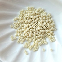 Японский бежевый Бисер Toho 11/0, №51 Opaque Lt Beige, 4 гр