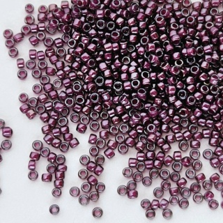 Бисер японский пурпурный Toho Round 15/0, №1076, Gray/Magenta Lined , 4гр